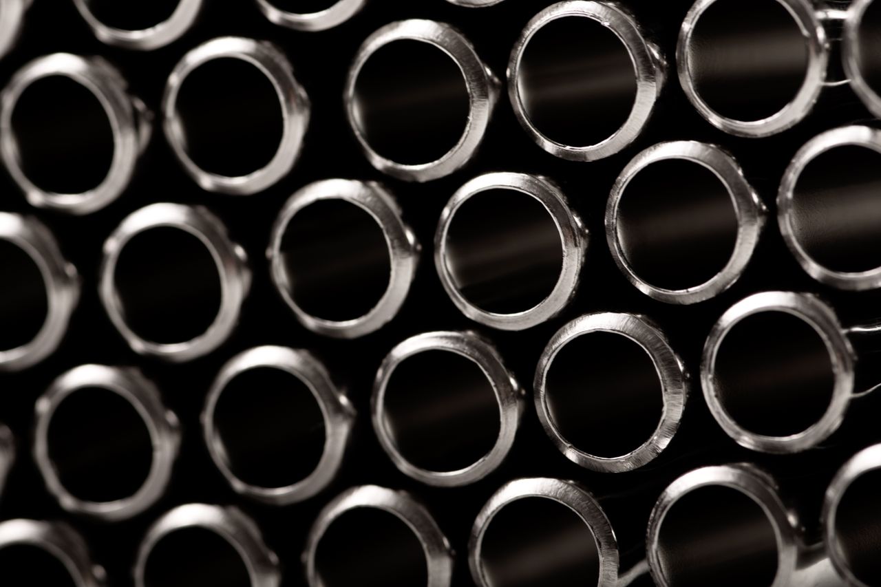 Rurki grubościenne – kiedy warto wybrać aluminium do wymagających konstrukcji?